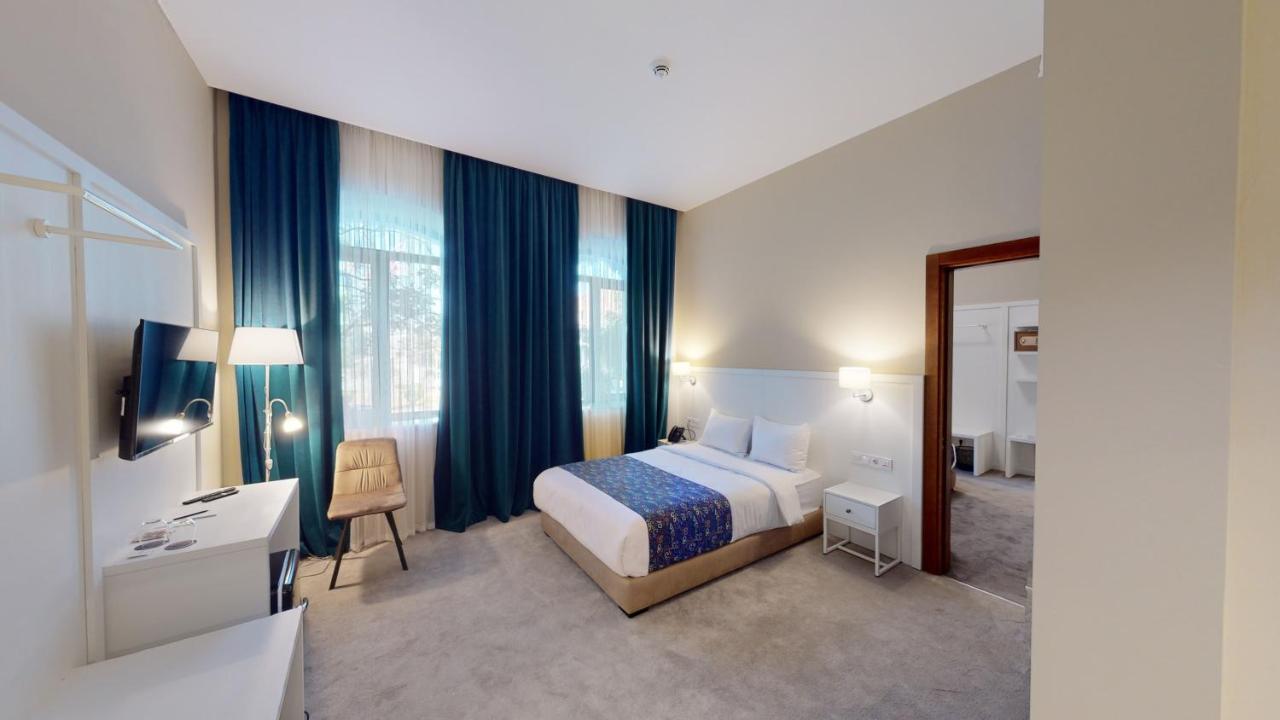 Epigraph Design Kosher Hotel Tbilisi Buitenkant foto